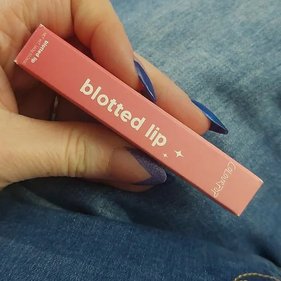 Colourpop blotted lip in iconic moment - Picture 3 of 4